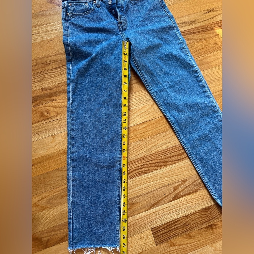Levi's Wedgie Straight Cropped Raw Hem Blue Jeans size 25 - Picture 8 of 9